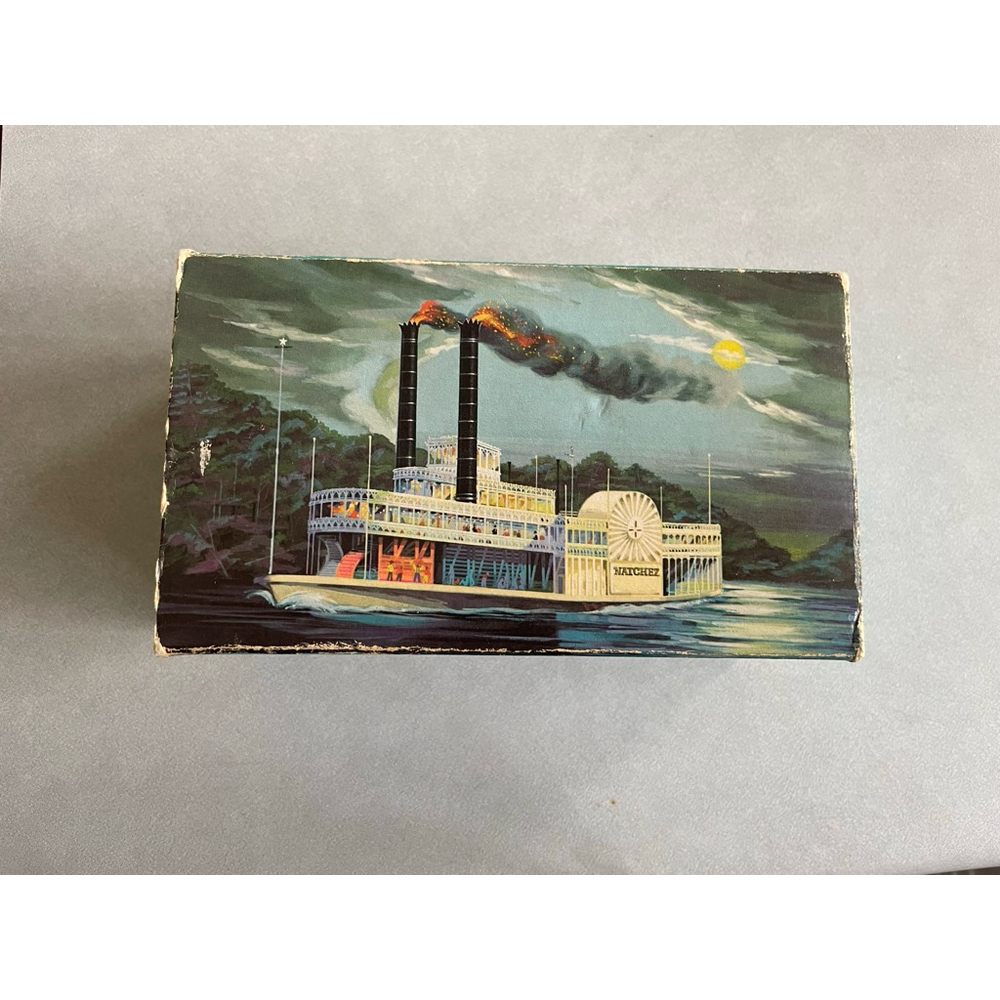 Vintage Avon Side Wheeler Wild Country After Shave Riverboat Decanter Bottle